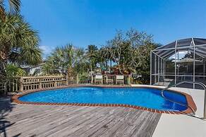 Island Haven 2 Bedroom Home by RedAwning