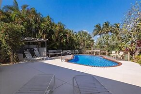 Island Haven 2 Bedroom Home by RedAwning