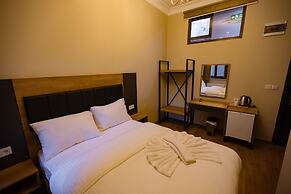 Grand Balyan Hotel & Restaurant