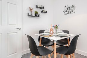 Livestay-spacious Modern One Bed Apt Near Heathrow