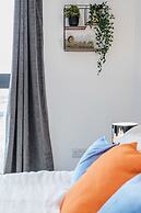 Livestay-spacious Modern One Bed Apt Near Heathrow