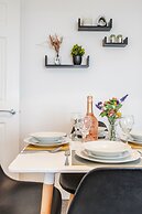 Livestay-spacious Modern One Bed Apt Near Heathrow
