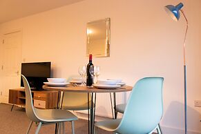 Livestay-modern 2 Bed Apartment Close to Heathrow