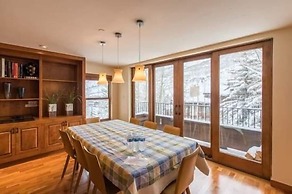 Northwoods Private Condo with Easy Ski-In Ski-Out Access by RedAwning