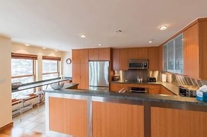 Northwoods Private Condo with Easy Ski-In Ski-Out Access by RedAwning