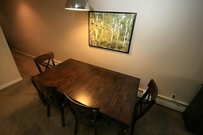 17 Vail Road Condos Short Walk to Vail Village and Gondola One by RedA