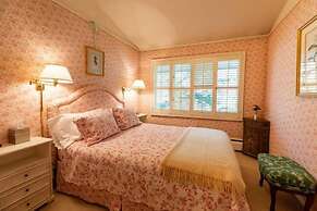 Vail Trails Chalets Convenient Suite Located Short Walk to Gondola by 