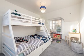 Charming Cardoon Cottage in Beautiful Village