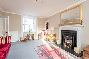 Charming Cardoon Cottage in Beautiful Village