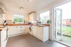 Charming Cardoon Cottage in Beautiful Village