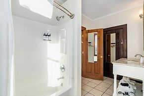 Historic Hotel Nichols