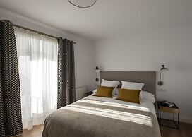 Apartamentos Petronila 1881