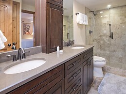 Vantage Point Condo 303