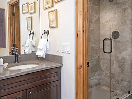 Vantage Point Condo 303