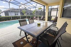 Sharon's Calabay Parc Vacation Home 4 Bedroom Home by Redawning