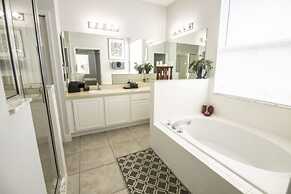 Sharon's Calabay Parc Vacation Home 4 Bedroom Home by Redawning