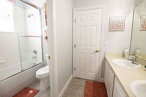 Sharon's Calabay Parc Vacation Home 4 Bedroom Home by Redawning