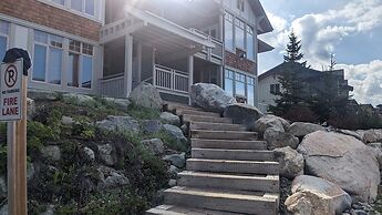 Settlers Crossing #29 By Bear Country