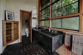 Bedulu Cliff Estate Ubud - Wood Side