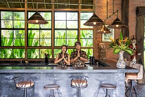 Exceptional 9BR Incredible Jungle View, River Access