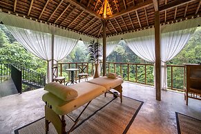 Exceptional 9BR Incredible Jungle View, River Access