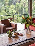 Exceptional 9BR Incredible Jungle View, River Access