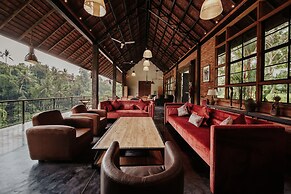 Exceptional 9BR Incredible Jungle View, River Access