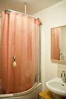 Cozy 1 Bedroom Home Near the City Centre