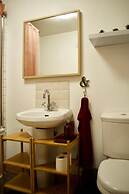 Cozy 1 Bedroom Home Near the City Centre