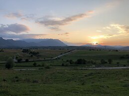 Stunning 4-bed Chalet in Bran With Superb Panorama