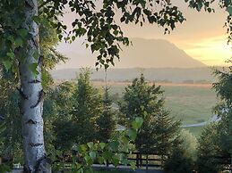 Stunning 4-bed Chalet in Bran With Superb Panorama