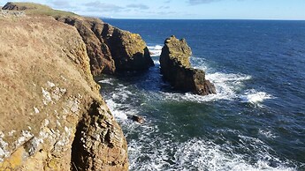 Bespoke 1 Bed Cottage in Dunbeath Village