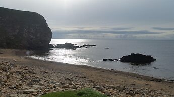 Bespoke Hand Built Shepherds Hut in Dunbeath