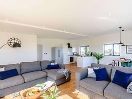 2-bed Modern Bungalow - Outstanding Country Views