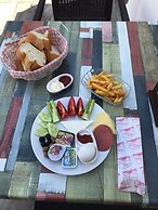 Honor A Pansiyon Side