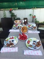 Honor A Pansiyon Side