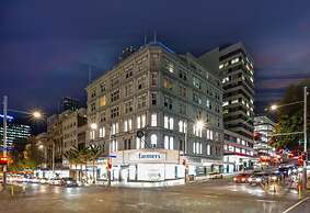 Chic & Spacious CBD Loft - 2 Beds & City