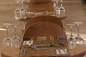 Cabana Blu Hotel & Suites