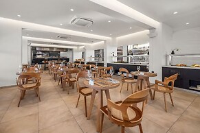 Cabana Blu Hotel & Suites