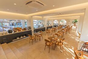 Cabana Blu Hotel & Suites