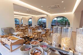 Cabana Blu Hotel & Suites