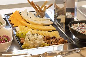 Cabana Blu Hotel & Suites