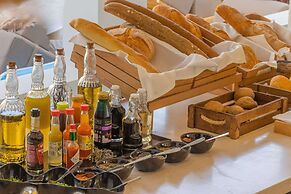 Cabana Blu Hotel & Suites