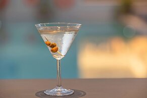 Cabana Blu Hotel & Suites