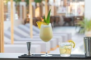 Cabana Blu Hotel & Suites