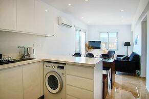 Phaedrus Living: Seaside Residence Lighthouse 70