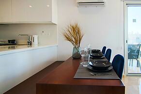 Phaedrus Living: Seaside Residence Lighthouse 70