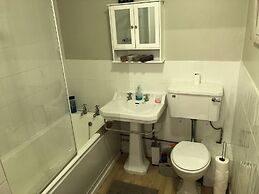 Lovely 2-bed Apartment in Solihull