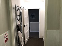 Lovely 2-bed Apartment in Solihull