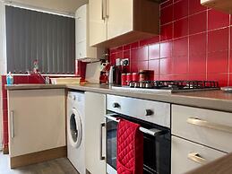 Lovely 2-bed Apartment in Solihull